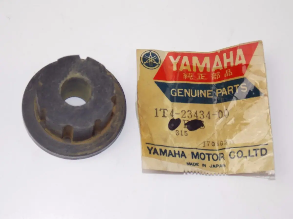 Nos Yamaha 1977-1983 Steering Damper Holder Xs650/750/850 Sr500 1T4-23434-00 1