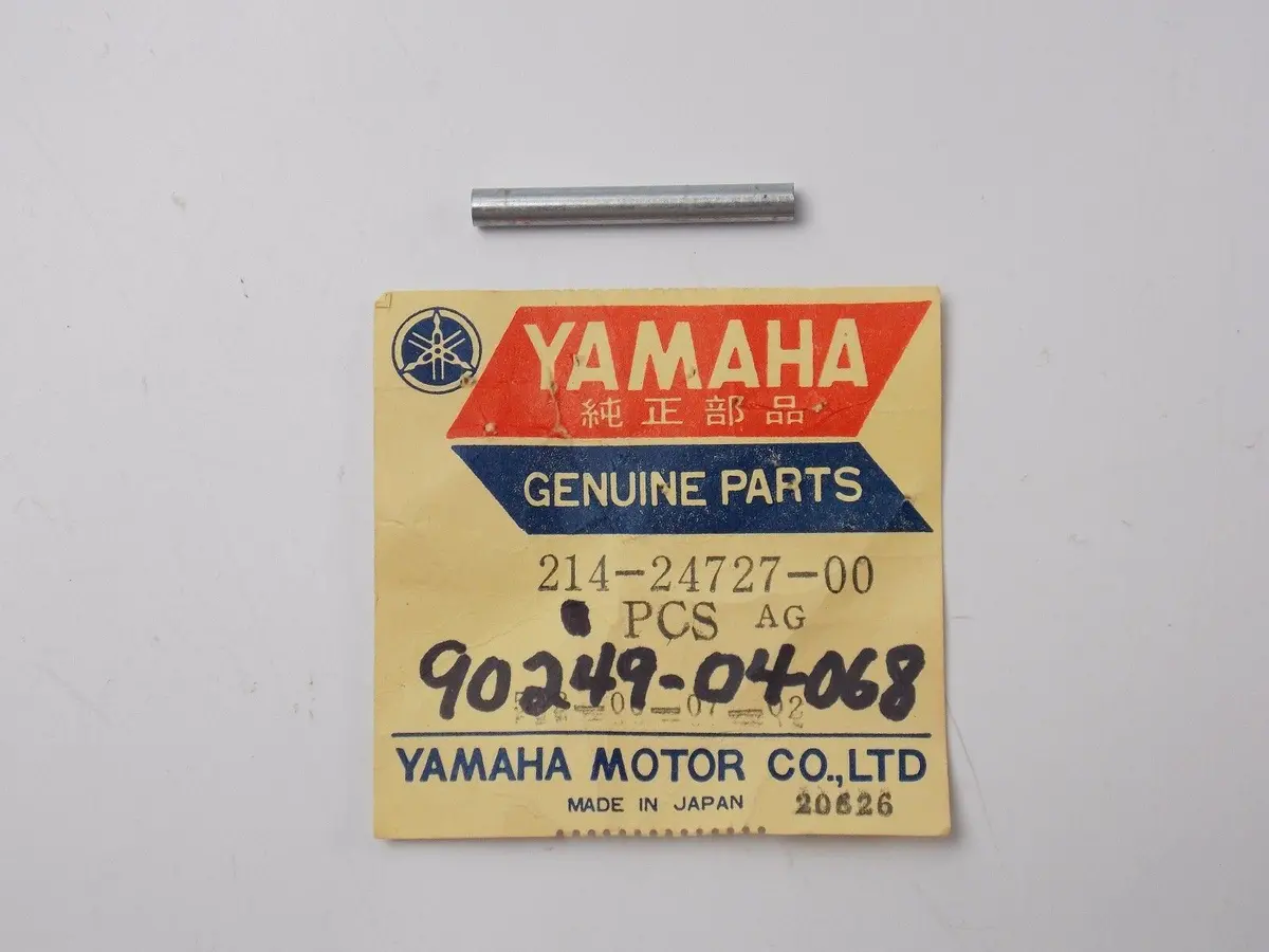 Nos Yamaha  1969-1976 Special Shape Pin Gt80 Tx650 Dt3 Rt2 Ct2 Rt1  90249-04068 1