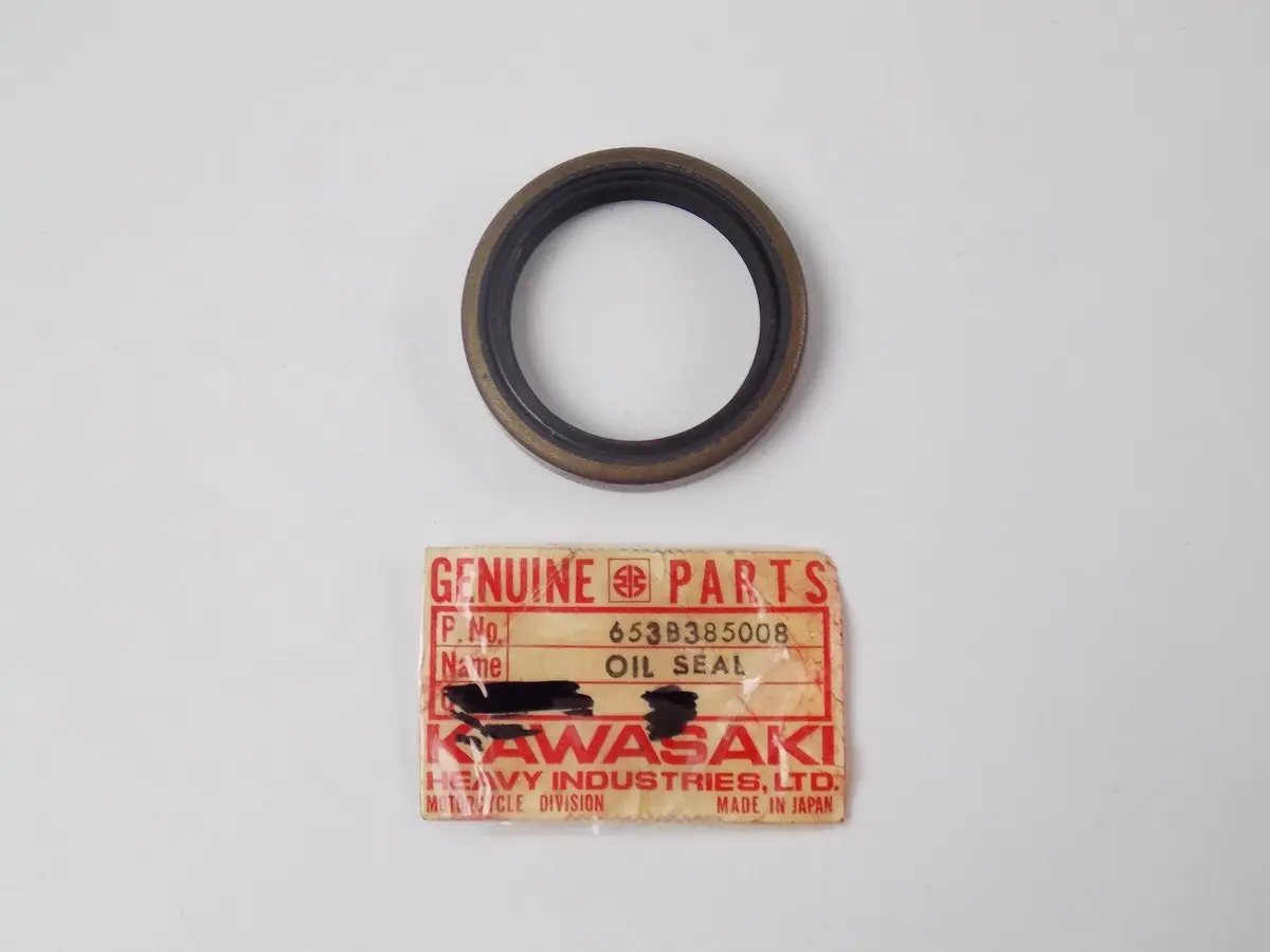 Nos Oem Kawasaki  1973-1979 Oil Seal  F11 Ke250  653B385008 1