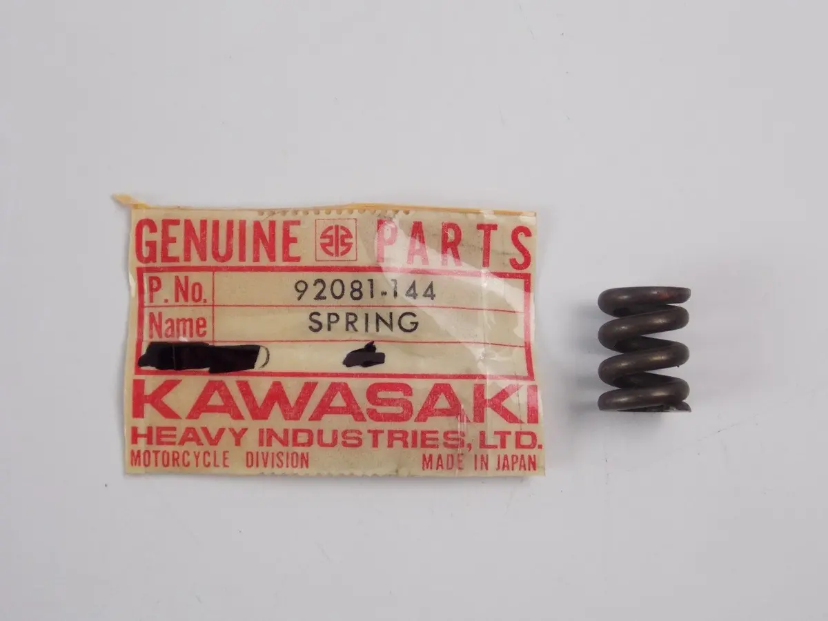 Nos Oem Kawasaki 1976 1977 1978 1979 Spring  Kz750   92081-144 1