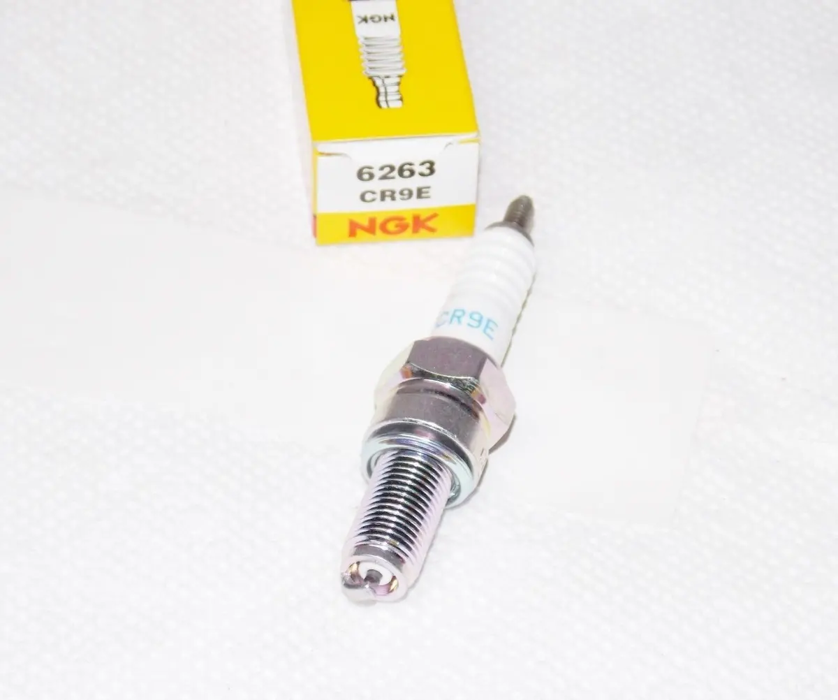 Nos Ngk 6263 Cr9e Spark Plug Suzuki 1994-2008 Gsxr 600 750 1000 Gsx Gsf 1