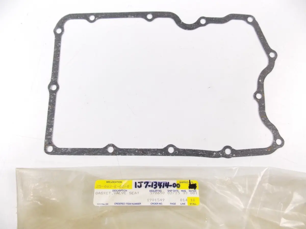 Nos Oem 1977-1981 Yamaha Strainer Cover Gasket Xs2 Xs750 Xs850  1J7-13414-00 1