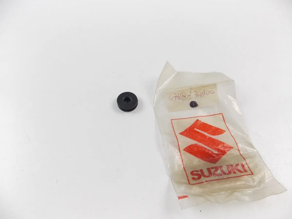 Nos Oem 1987-1989 Suzuki Lid Cushion  Lt300  47169-34A00 1