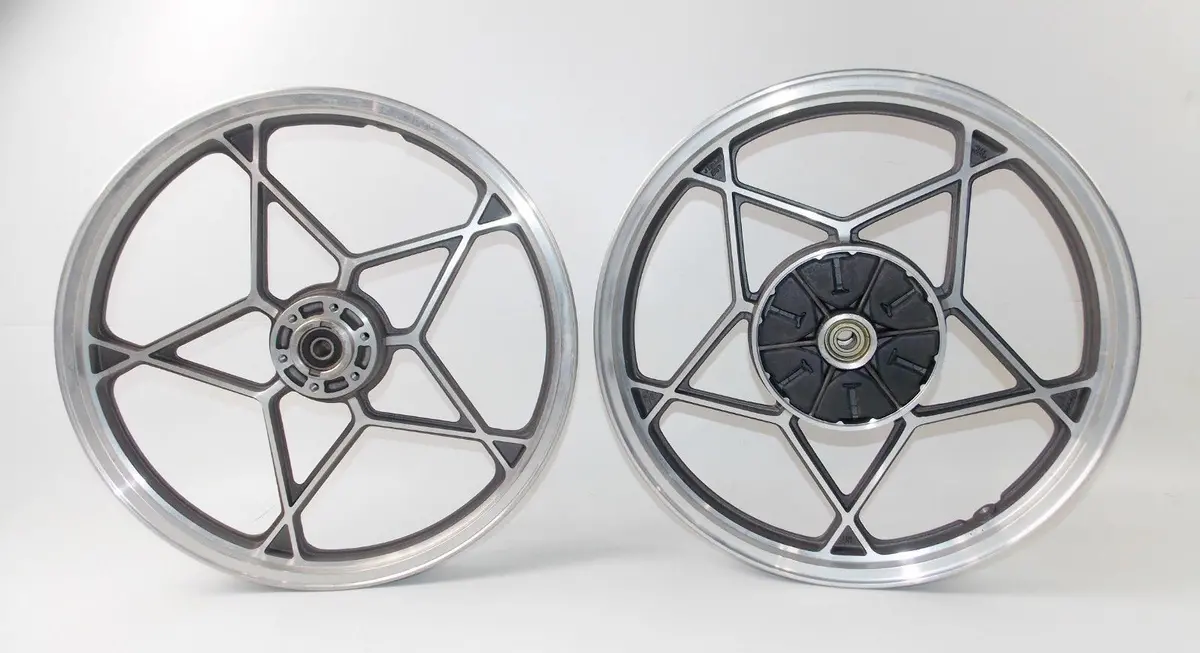 Nos 1978 Suzuki Gs Rear Front Alloy Wheel Silver Black Rim 18" 1.6 Wm2 1.85 Wm3 1