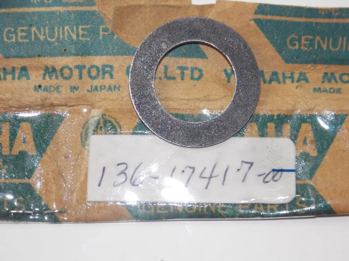 Nos Oem Yamaha 1973-75 Rd250a Starter Shim # 136-17417-00 1