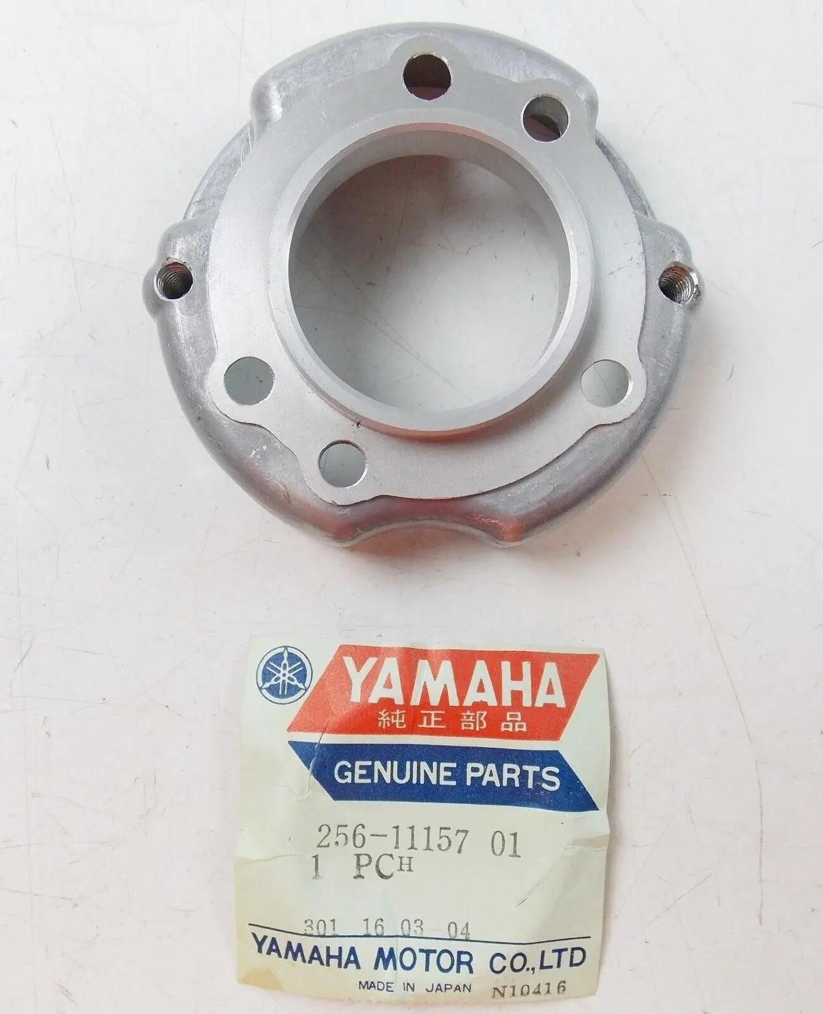 Nos Yamaha 1970 Breaker Cover 1 Xs1 Xs2 Tx650   256-11157-01 1
