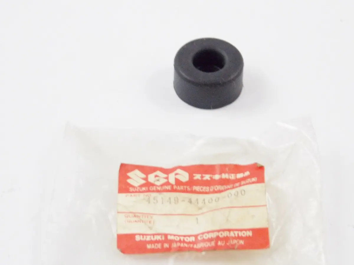 Nos Oem Suzuki 1982-1984 | 1986-1988 Gs450 Seat Cushion Center  45149-44400-000 1