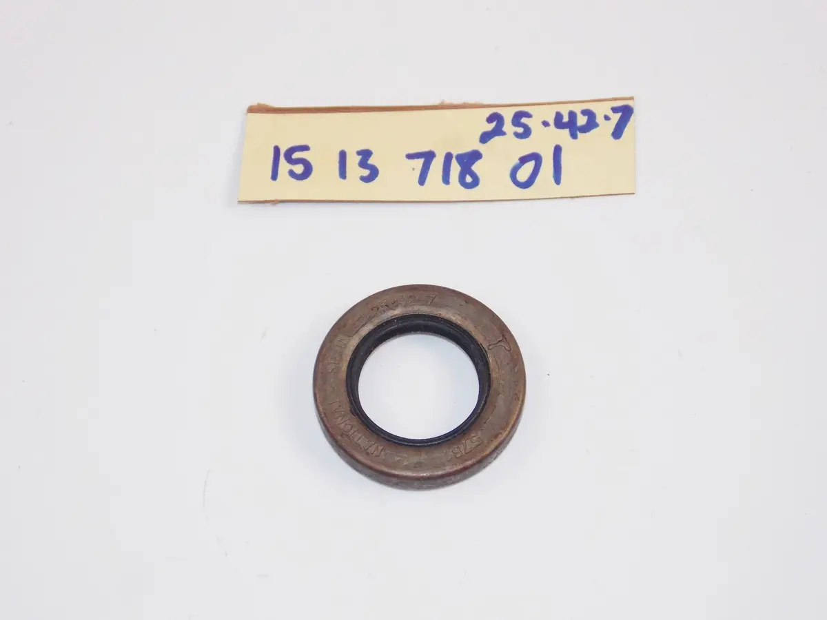 Nos Oem Husqvarna 1990 Wr125/240/250 Xc125/250 Rear Wheel Seal 25X42x7 151371801 1