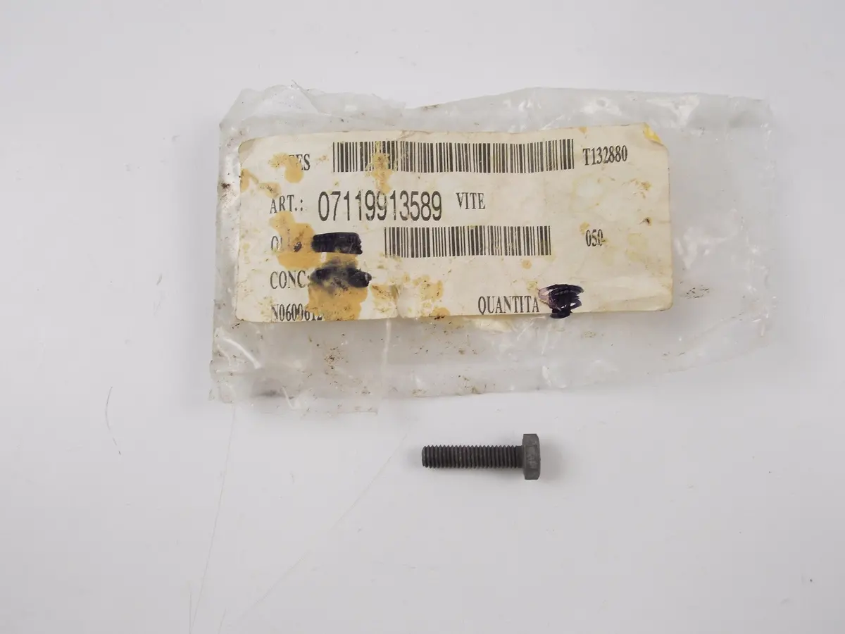 Nos Oem Bmw 1989-95 525I 1987-95 325Is 2001-03 530I Hex Bolt 6X25mm 07119913589 1
