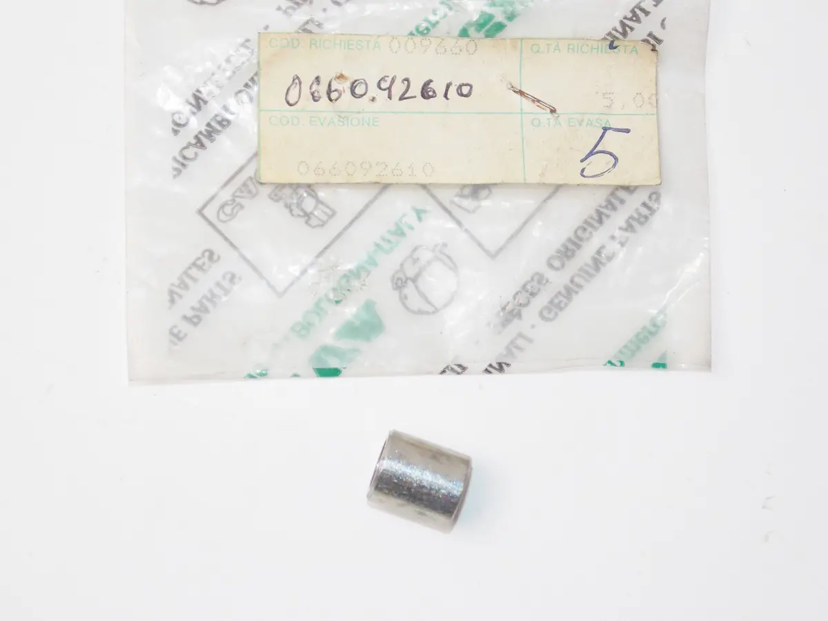 Nos Oem Cagiva 1987 Ducati 350 F3 400 F3 Vertical Head Spacer 066092610 1