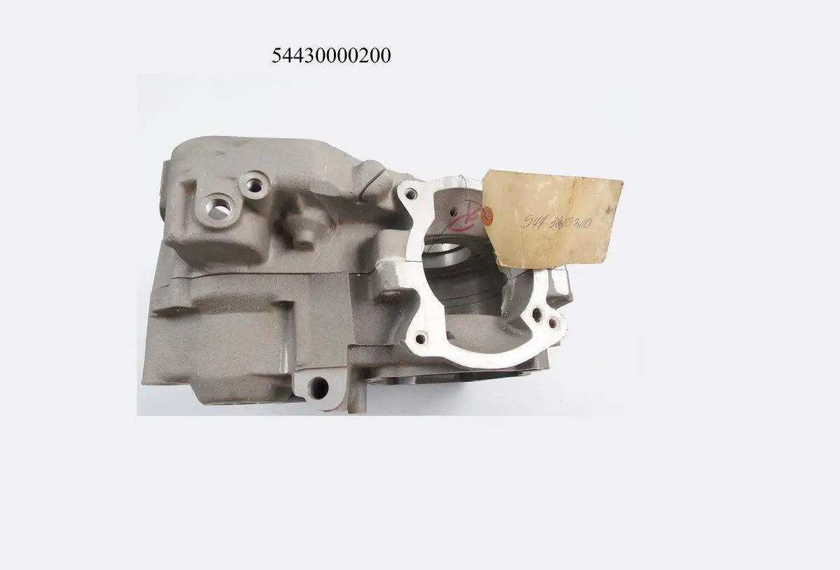 Nos Oem 1985 Ktm 250 Engine Center Case Motor Crankcase 54430000200 2