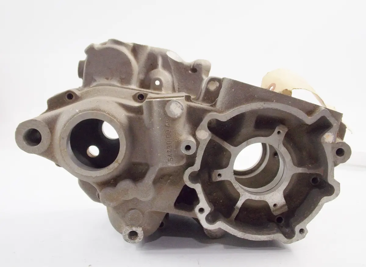Nos Oem 1985 Ktm 250 Engine Center Case Motor Crankcase 54430000200 1