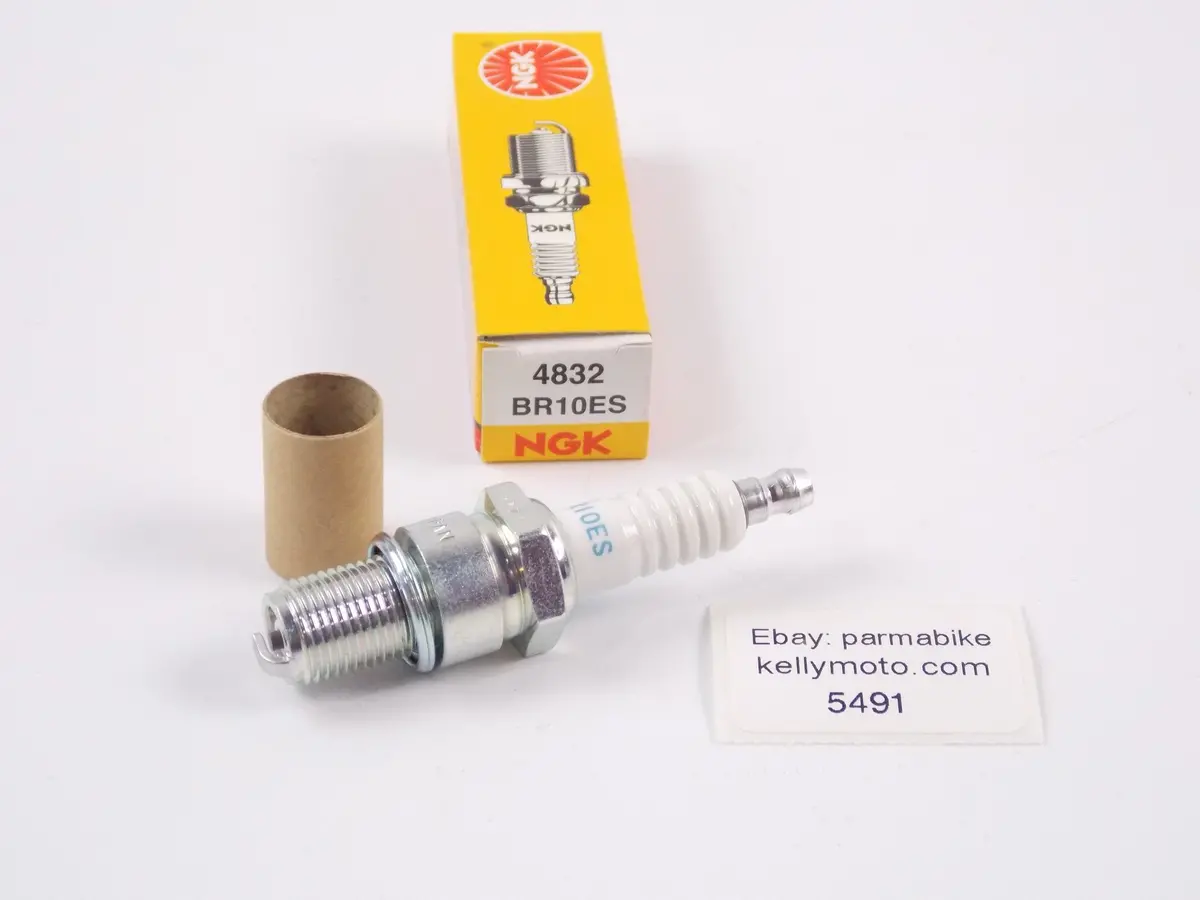 Box Of 4 Nos Ngk Br10es 4823  Spark Plugs Yamaha Honda Kawasaki Suzuki Bmw 1