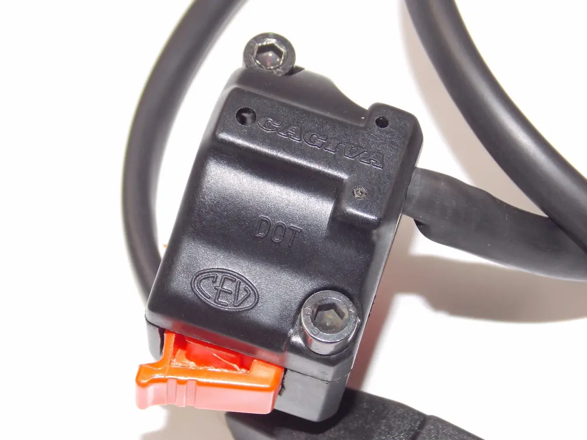 Cagiva 1987-93 Alleta Oro 125 S2/N90/Super City 125 Handlebar Switch R 800051247 2