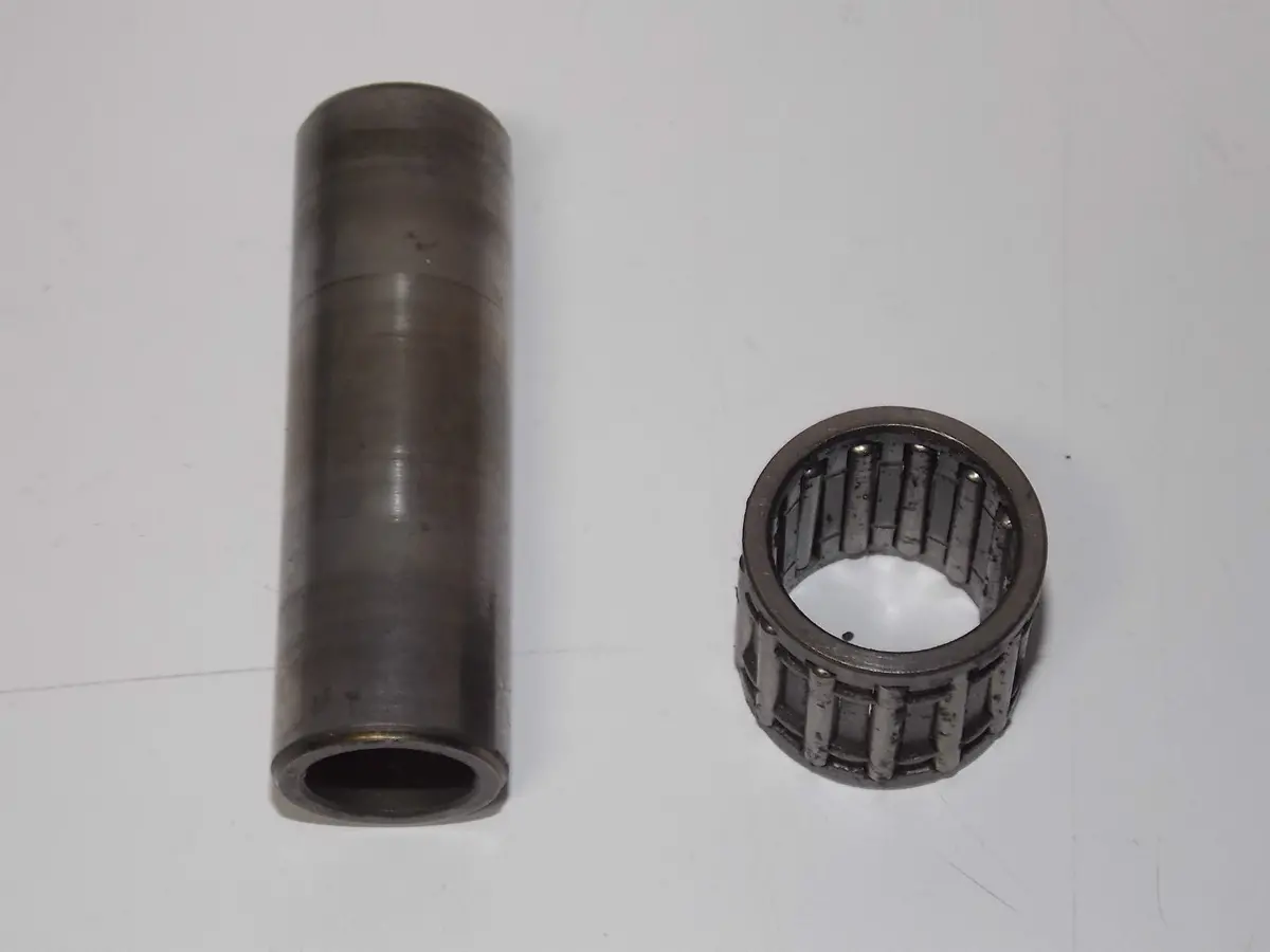 1983 Suzuki Rm250d 83 Rm250 Rm250d Piston Wrist Pin With Needle Bearing 1