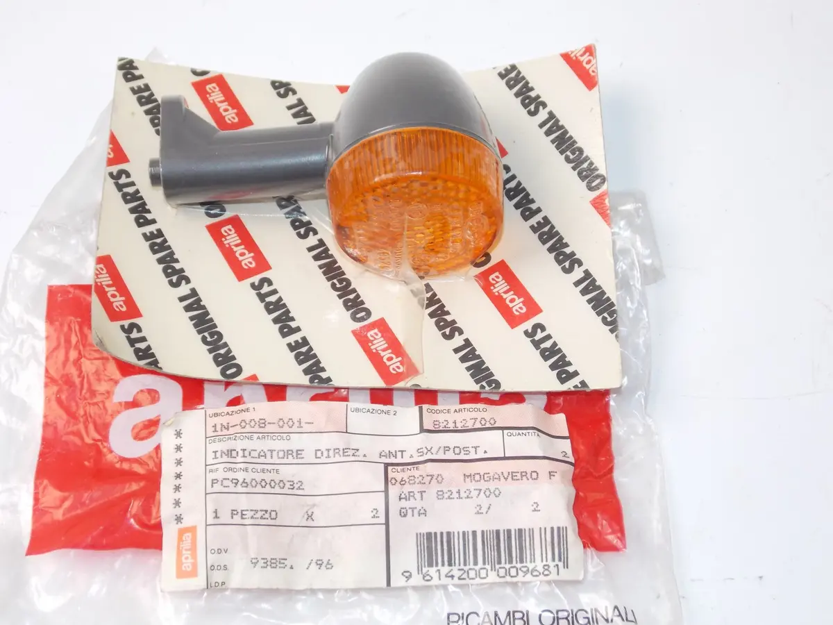 Nos Aprilia  Scarabeo 50 Sr Rally Front Lh Rear Rh Turn Signal Blinker 8212700 1