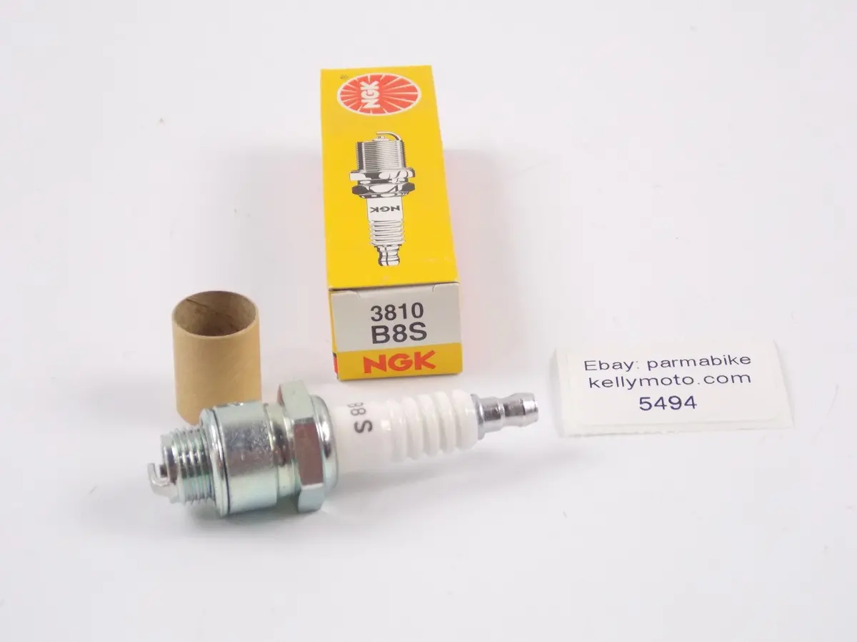 Box Of 4 Nos Ngk B8s 3810 Spark Plugs Yamaha Honda Kawasaki Suzuki Bmw 1