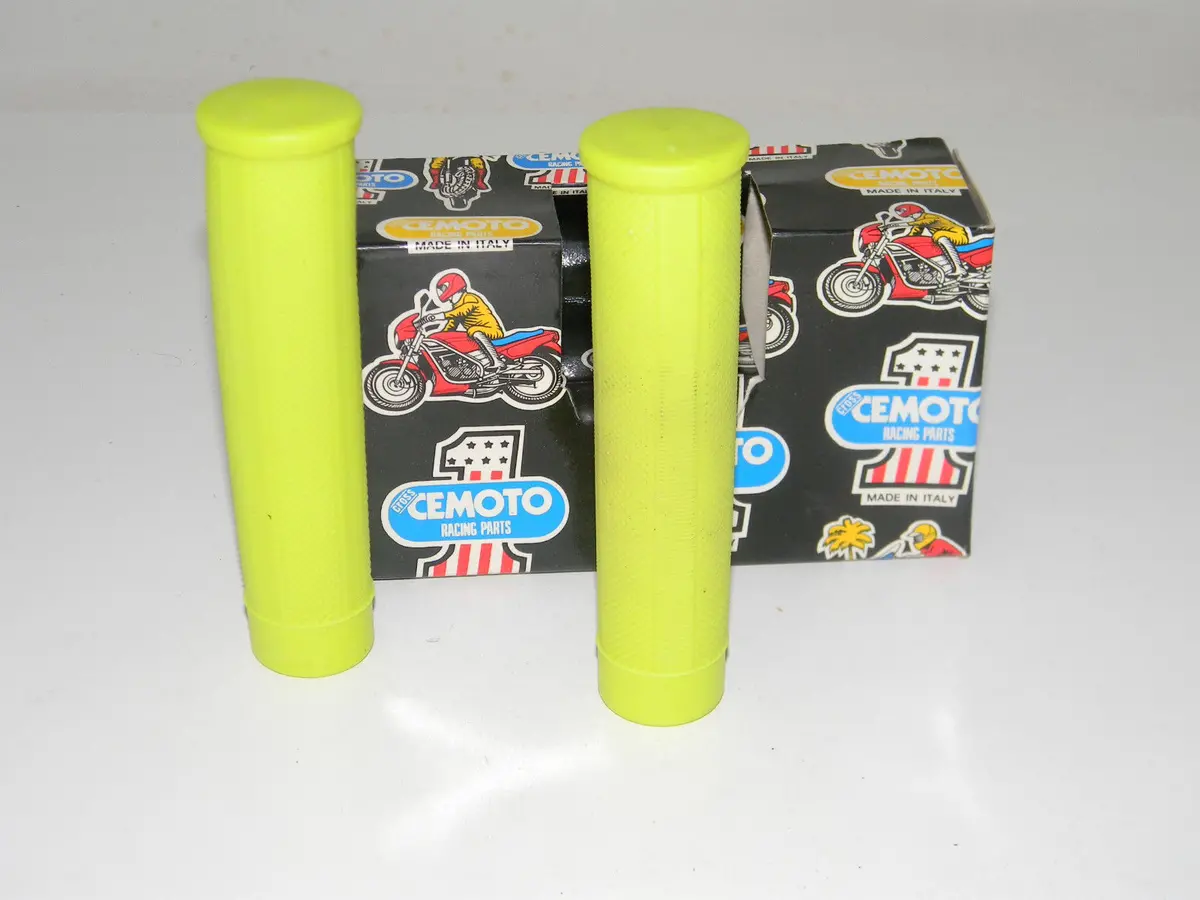Yellow Cemoto Handlebar Grips Suzuki Yamaha Suzuki Honda Harley Jawa Cafe Custom 1