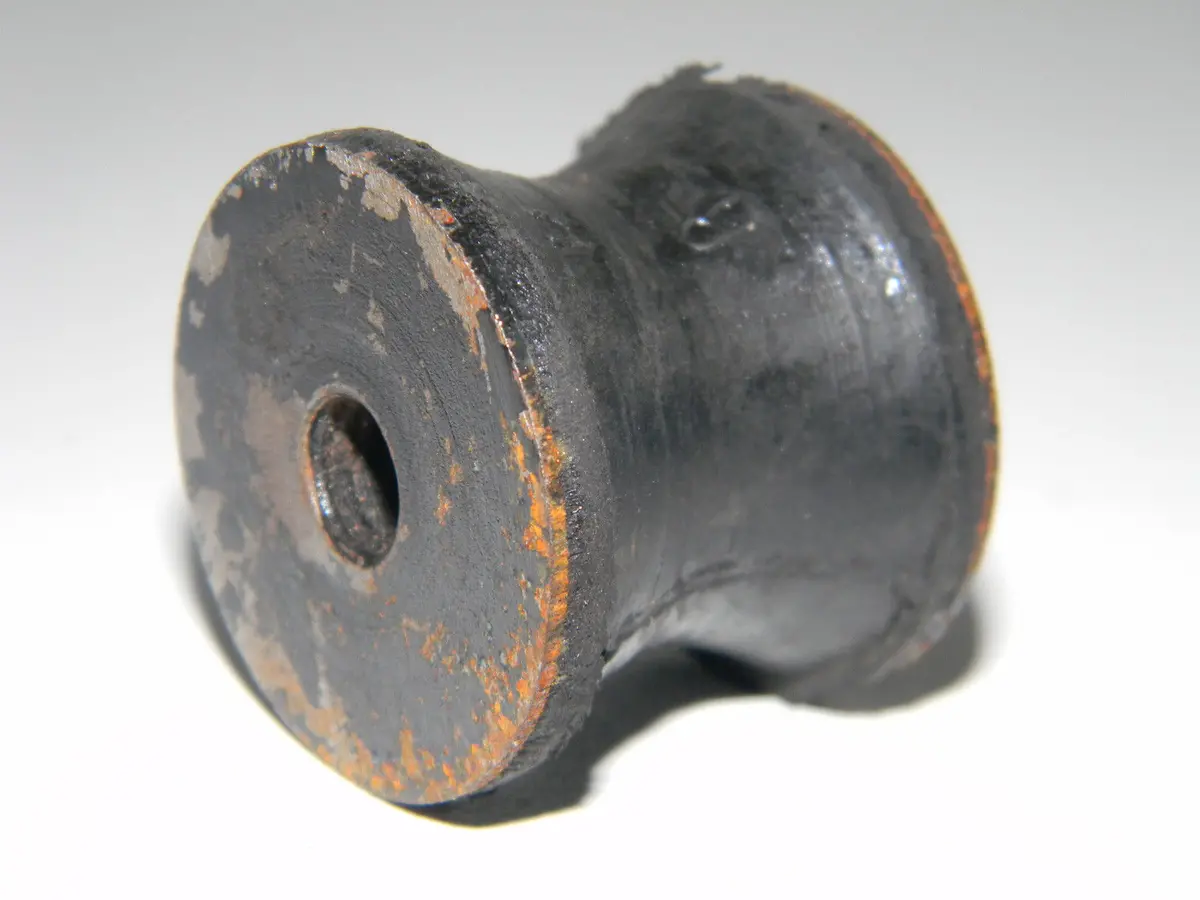 Rubber Grommet Mount Dampener Silent Block Cafe Racer Pipe Triumph Yamaha Cagiva 1