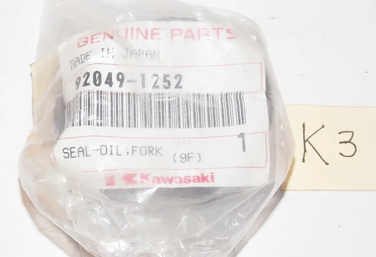Nos Oem New Kawasaki 1986 1987 1988 1989 Kx80 Front Fork Oil Seal 92049-1252 1