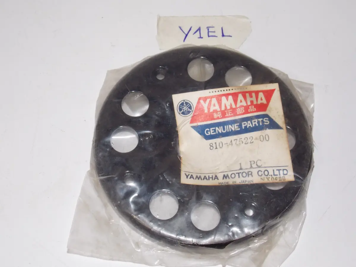Nos Yamaha  Wheel Cover Sprocket 1971-72 810-47522 Gp 292 338 433 1