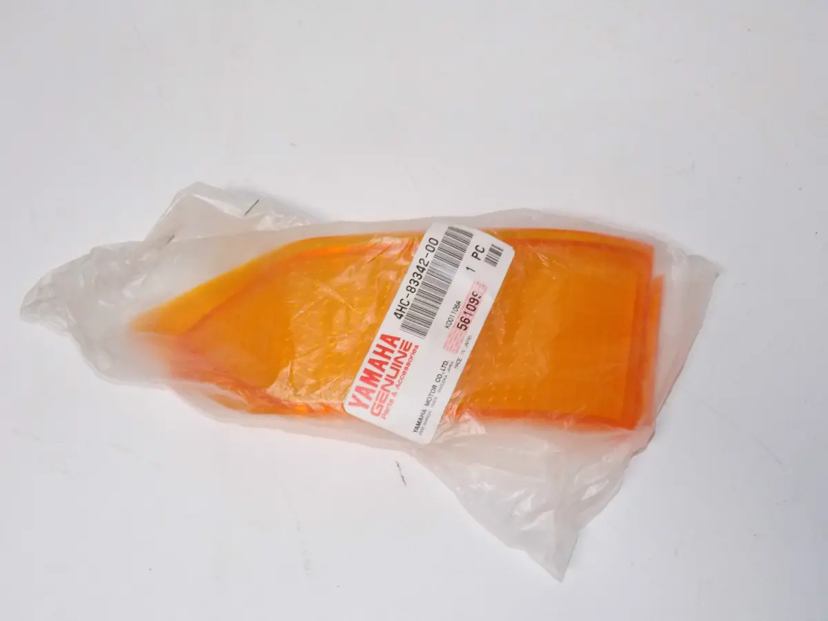 Nos Oem New Yamaha Scooter 1996 1999 Yp250 Majesty Turn Lens Signal 4Hc-83342 1