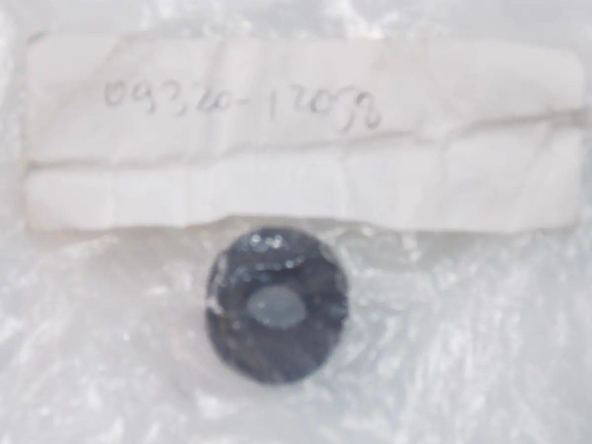 Nos Suzuki 1992 2000 Cushion Ah100 Aj50 Ay50 09320-12058 1