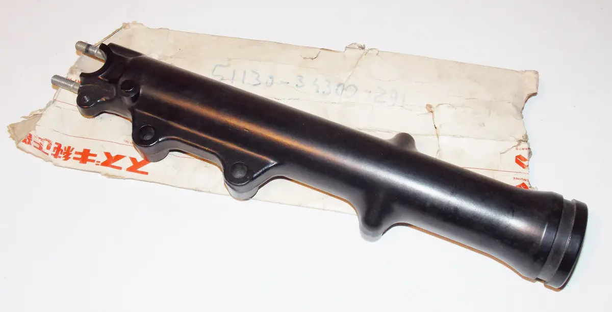 Nos New Oem Suzuki 19881 1982 Gs650 Rh Fork Outer Tube Black 51130-34300-291 1