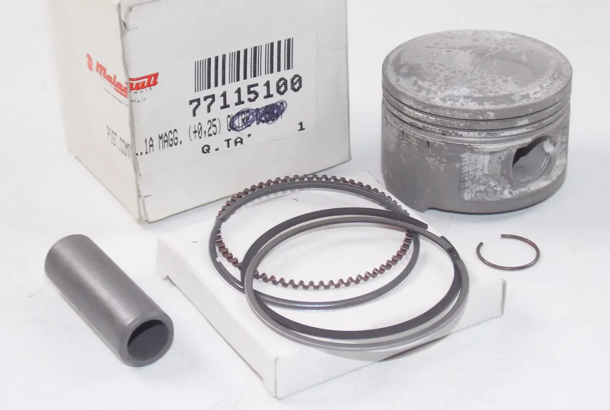 Oem Malaguti Scooter 1999 2001 Madison 125 .25 Os Piston Ring Kit 53.70 77115100 1
