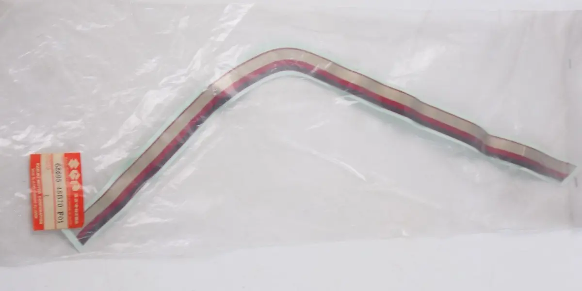 Nos Suzuki 1988-1994 Rh Lower Cover Decal Emblem Gsx1100  68695-48B70-F01 1