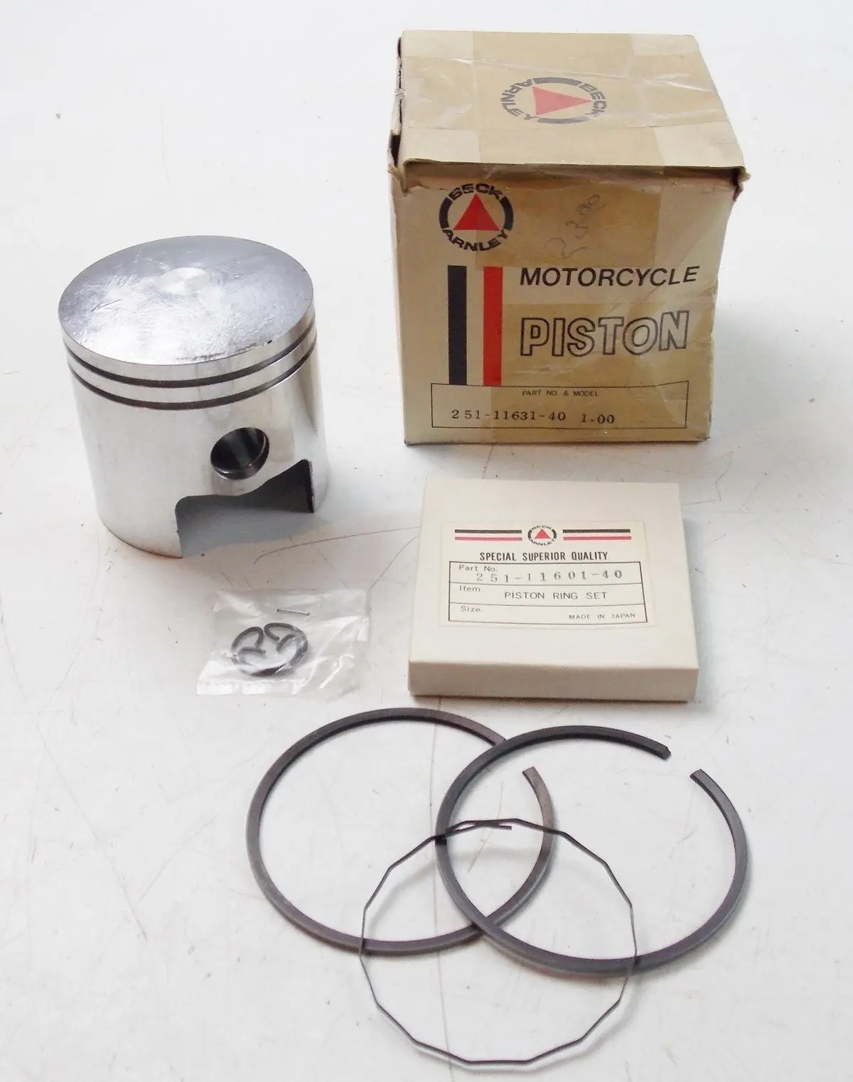 Nos Yamaha Ct1 Piston Kit O/S 1.0 Made For Yamaha 251-11631-40 1