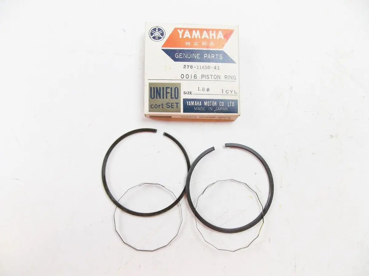Nos Yamaha  1970-1972 Piston Ring Set  4Th O/S 1.00 R5  278-11610-41 1