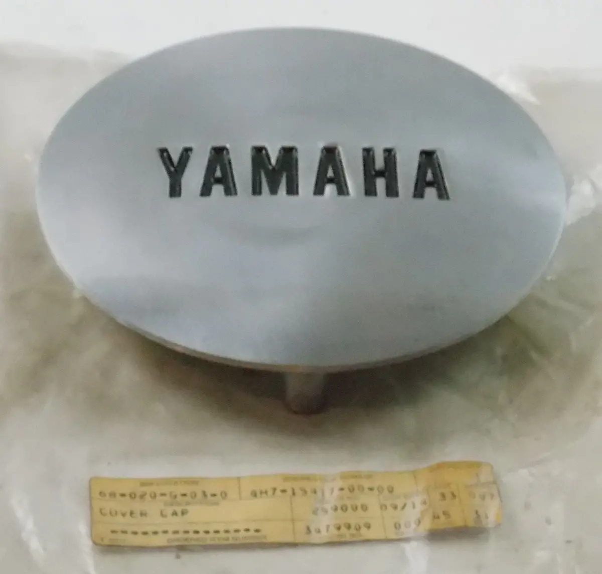 Nos Yamaha  1980 1981 1982 Cap Cover Xj650   4H7-15417-00 1