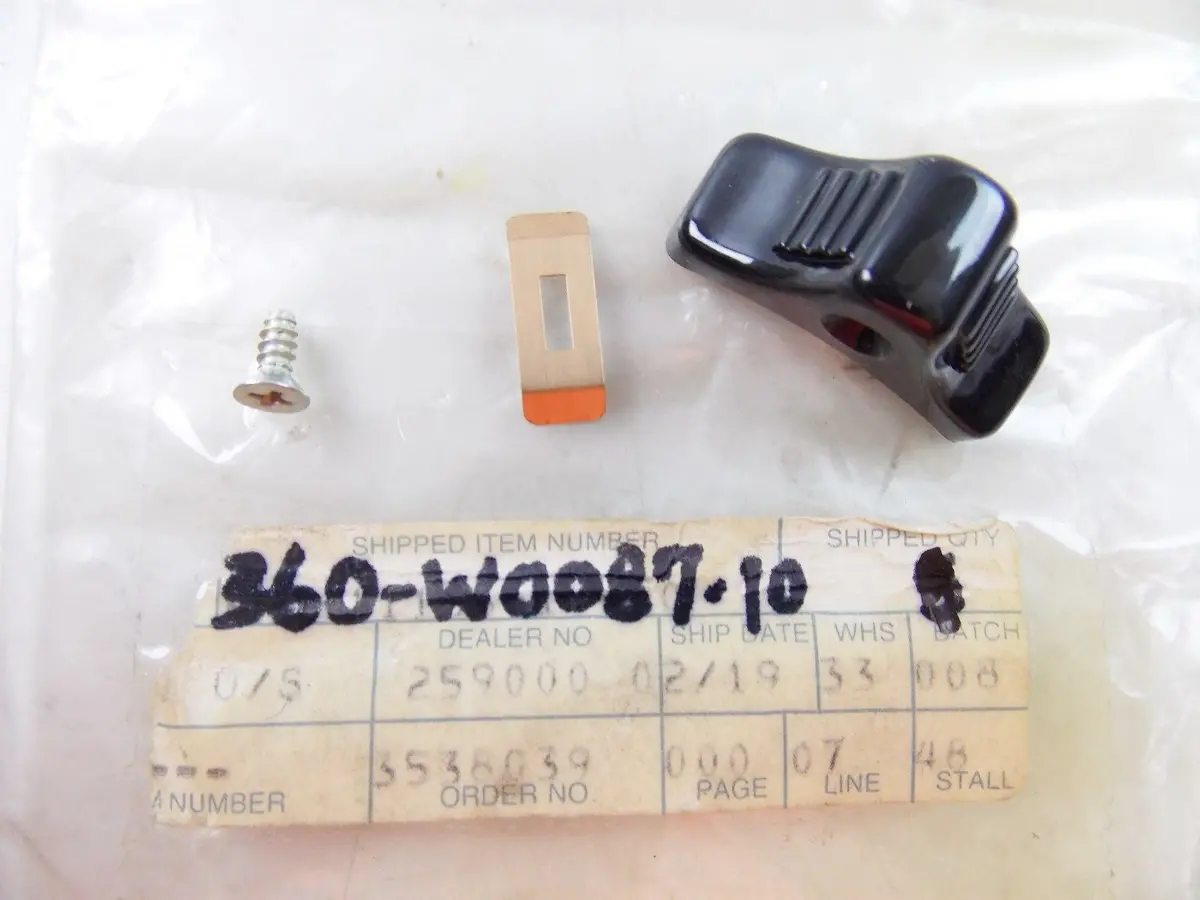 Nos Yamaha  1973-1975 Handlebar Holder Switch Knob Set Rd250  360-W0087-10 1