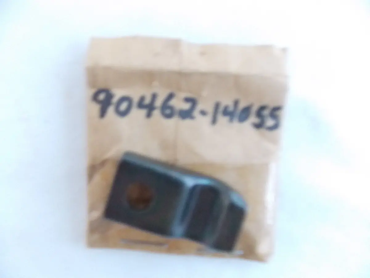 Nos Yamaha  1980-2013 Cable Clamp Bw80 It250 Yz250 Yx600 Pw80  90462-14055 1