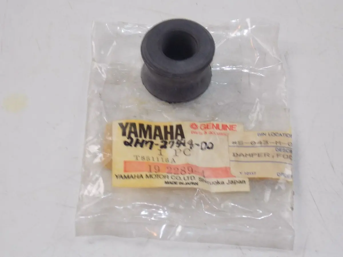Nos Yamaha 1978-1998 Footrest Damper Xs1100 Fj600 Fz700 Fzr1000 2H7-27414-00 1