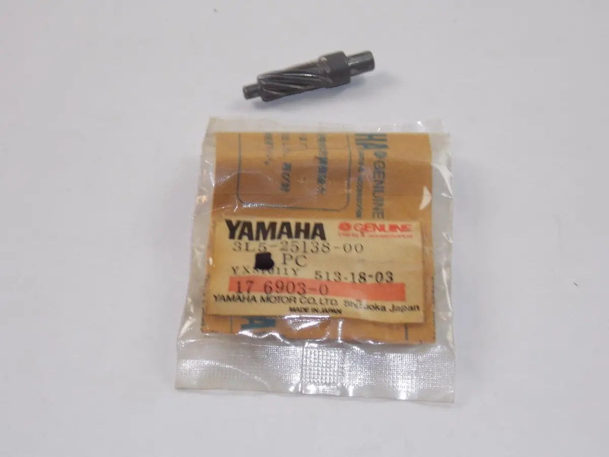 Nos Yamaha 1979-1987 Drive Meter Gear Qt50  3L5-25138-00 1