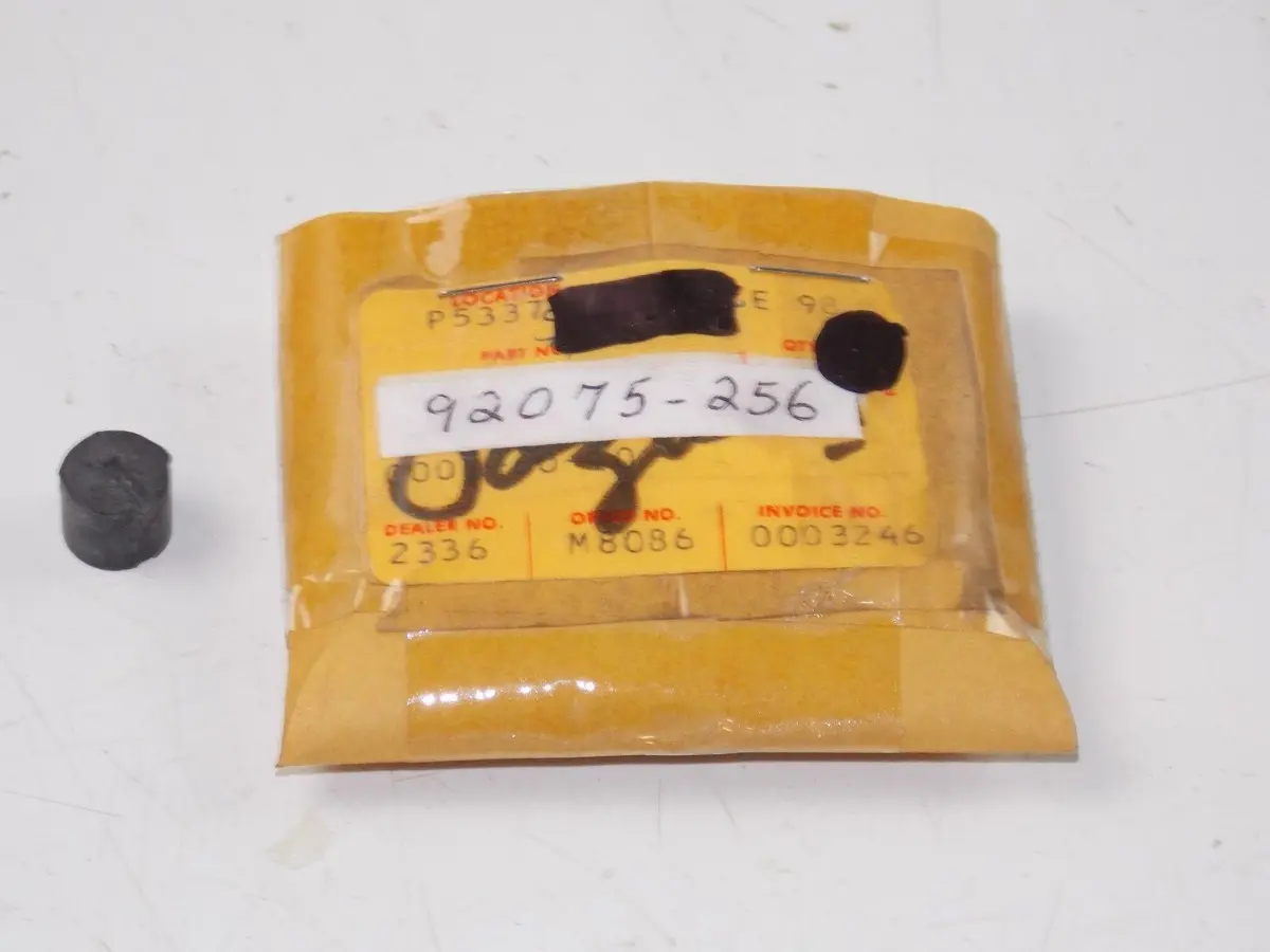 Nos Kawasaki 1974 1975 1976 1977 1978 Cylinder Rubber Damper Kz400 92075-256 1