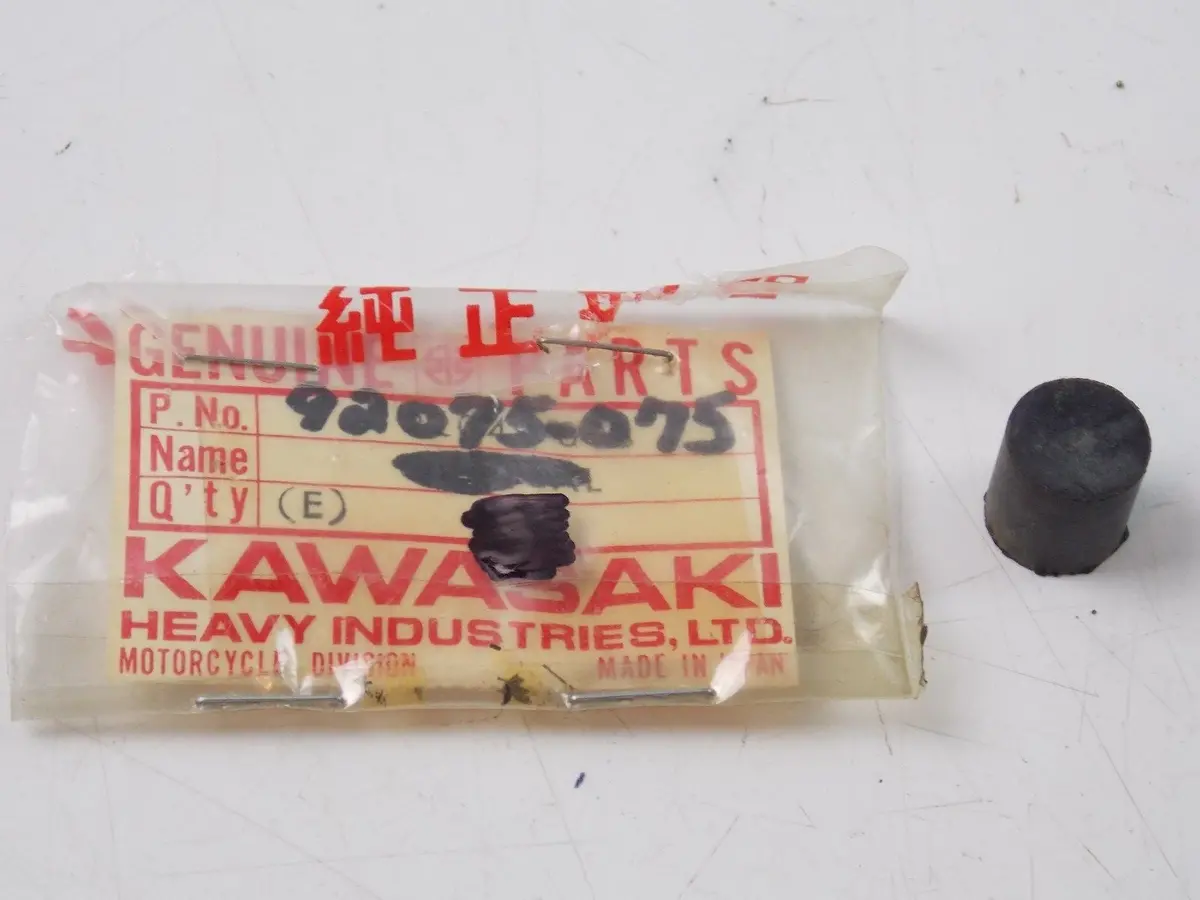 Nos Kawasaki 1971-2001 Rubber Damper F6/7/11 Ke125 Kz650 Ks125  92075-075 1