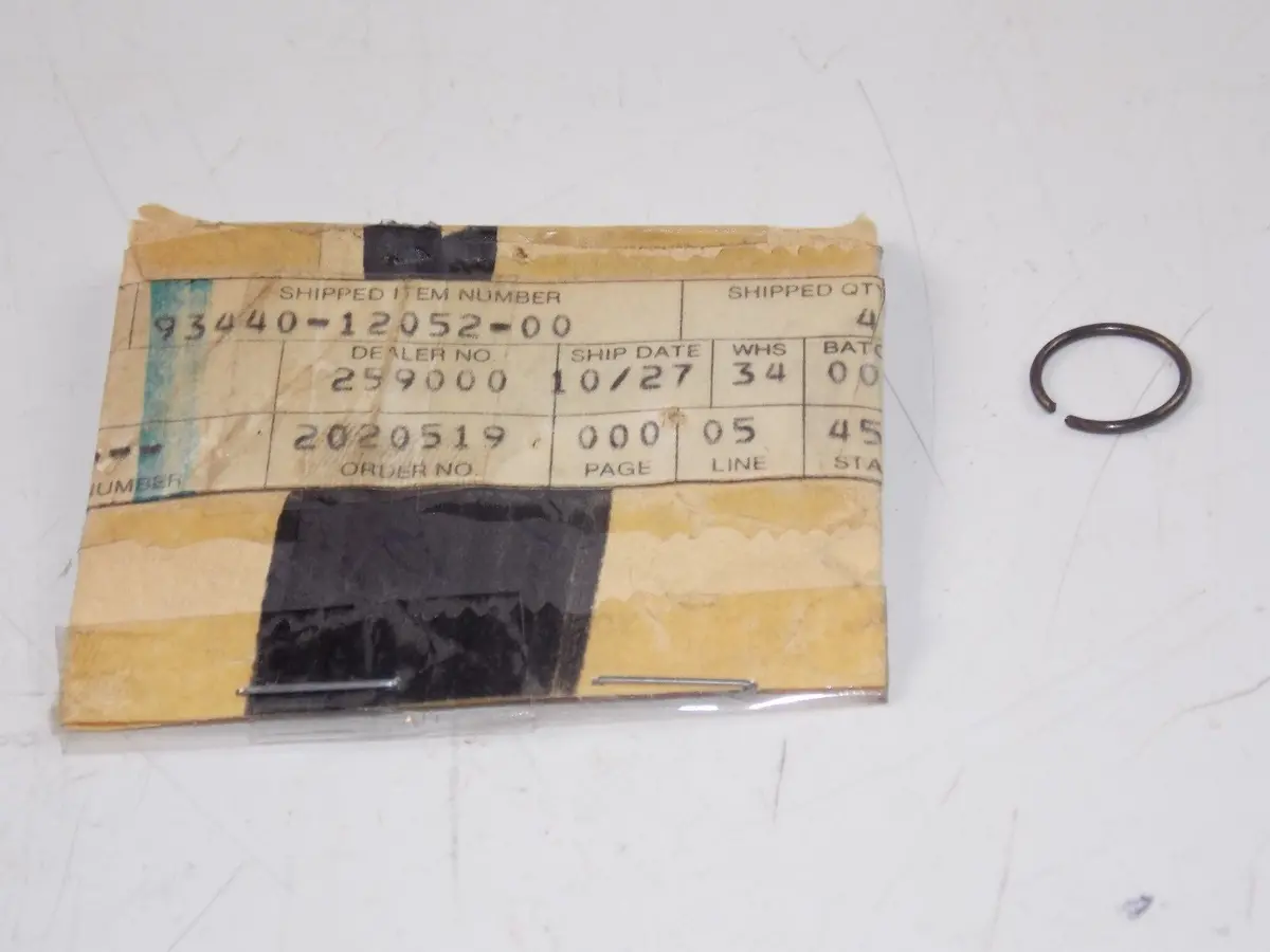 Nos Yamaha 1971-1977 1981-2012 Cylinder Head Circlip Xs360 Yam350 93440-12052 1