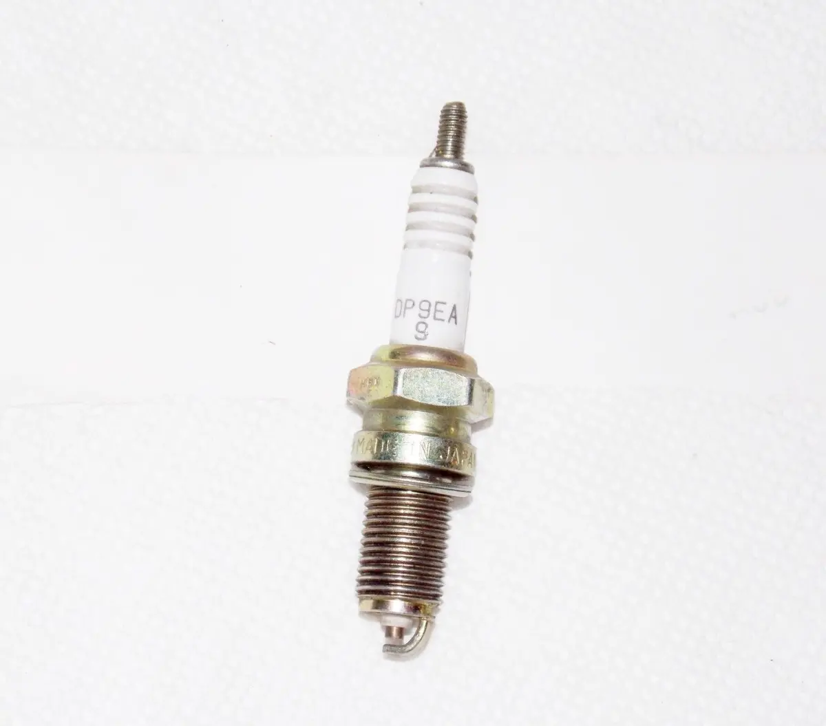 Nos Ngk Dp9ea-9 Spark Plug Suzuki 1985 Sp600 1992-93 Dr650s 1