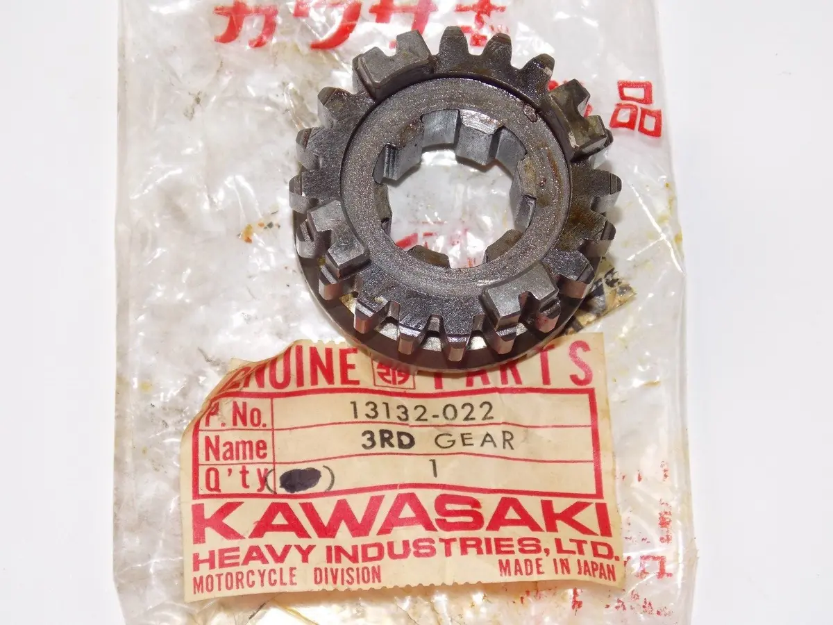 Nos Kawasaki 1971-1979 3Rd Drive Gear F6 F7 Kd175 Ke175 13132-022 1