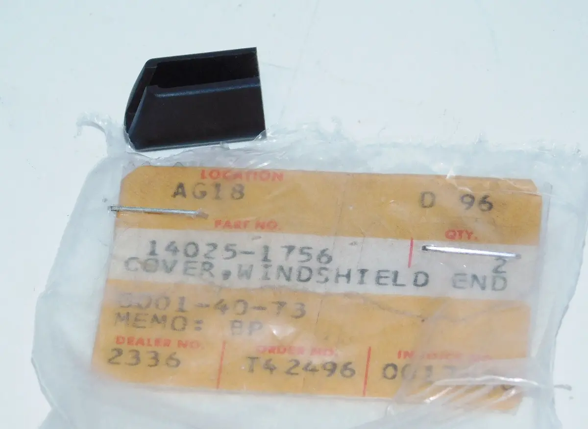 Nos Kawasaki 1983 2001 Ex305 Zx1100 Ex500 Zx600 Windshield End Cover 14025-1756 1