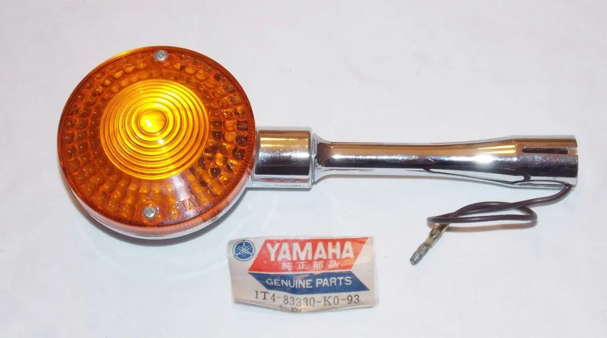 Nos Yamaha 1977 Turning Signal Xs700 1T4-83330-K0-93 1