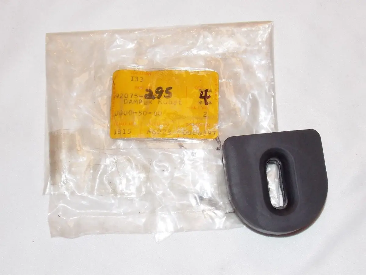 Nos Kawasaki 1977-1988 Fuel Tank Damper  Kz305/400/650/750/1000   92075-295 1