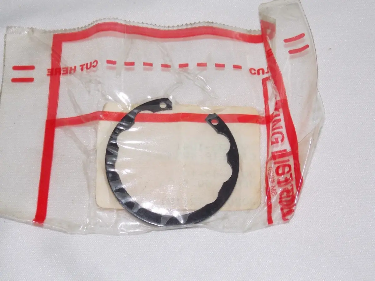 Nos Kawasaki 1966-1978 Circlip 17Mm A1/7 S1/2/3 F12 Kh400 92033-009 1