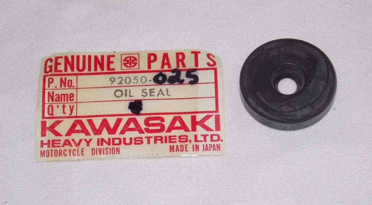 Nos Kawasaki 1969-1976 0Il Seal 7Mm H1 H2 Kh500  92050-025 1