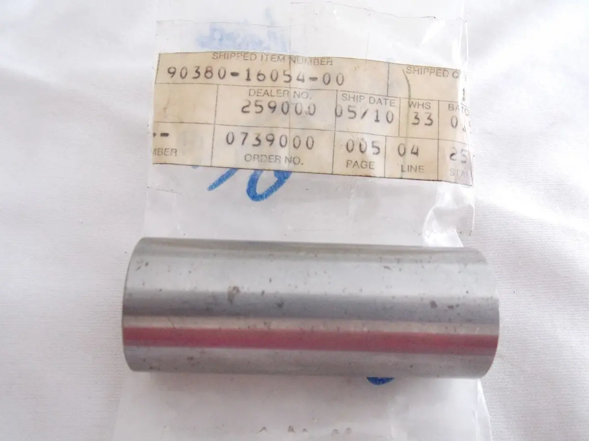 Nos Yamaha  1977 1978 Swingarm Solid Bush Yz125 It175   90380-16054 1