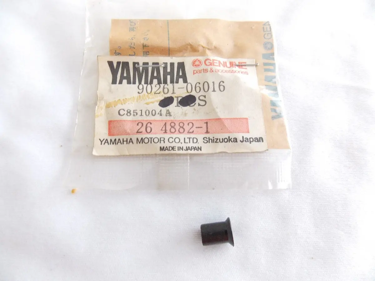Nos Yamaha  1976-1978 1980-1982 Countersunk Rivit Srx340/440 Sr540  90261-06016 1