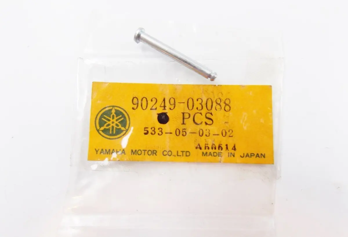 Nos Oem Yamaha  1968-1975 Stub Bolt Dt1 Rt1 Tx500 Xs500   90116-08059 1